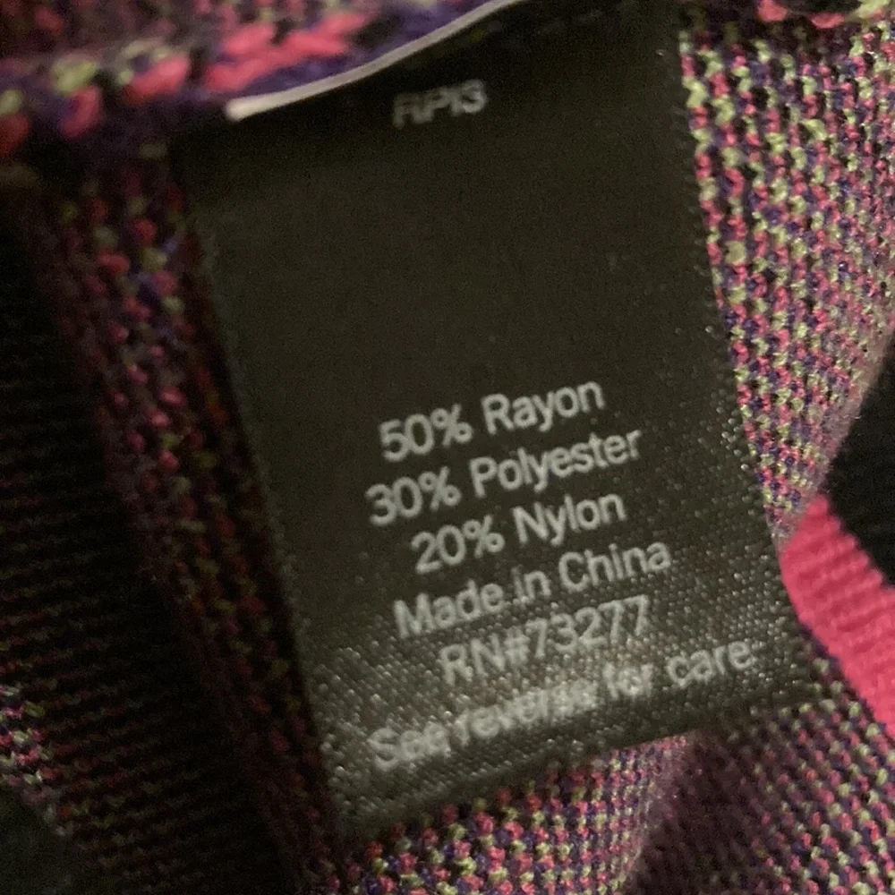NWT So crop retro sweater vest, punk prep, black and fuchsia, soft, size medium